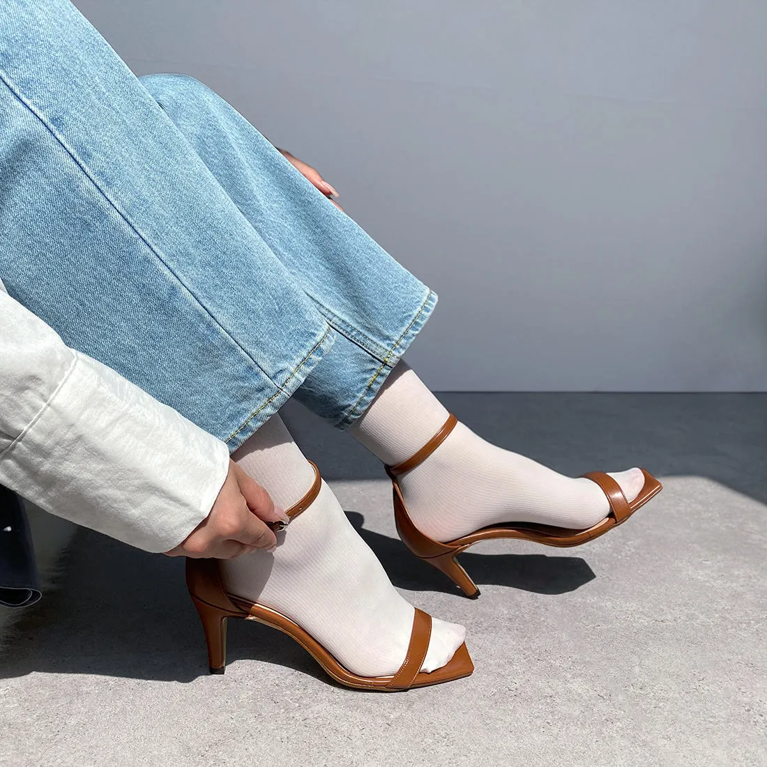 15% OFF: Simple Strap Sandals (735) C Brown