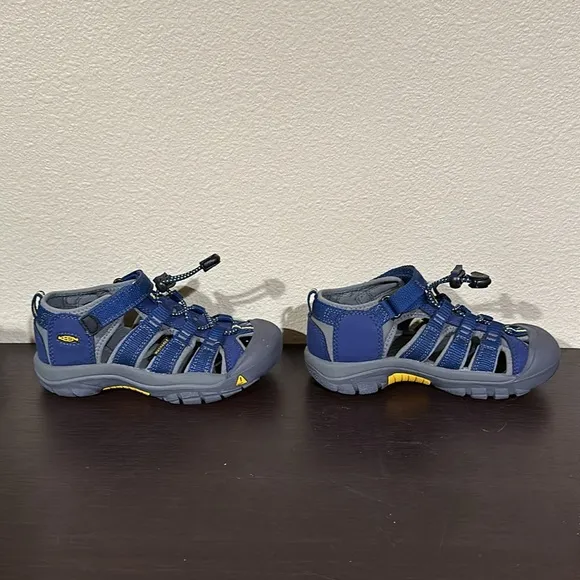 EUC Keen size 12 little kids sandals