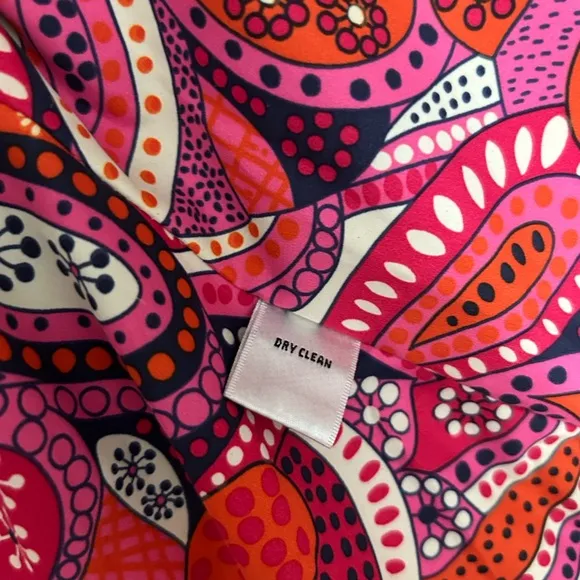 Lilly Pulitzer Reversible Puffer Vest in True Navy/Paisley - Size XL