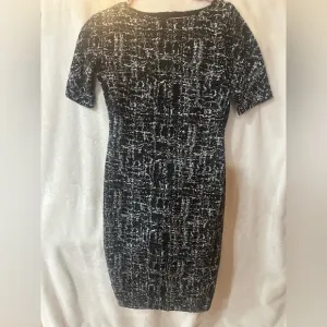 Maggie, London Elegant Black and White Women's Dress