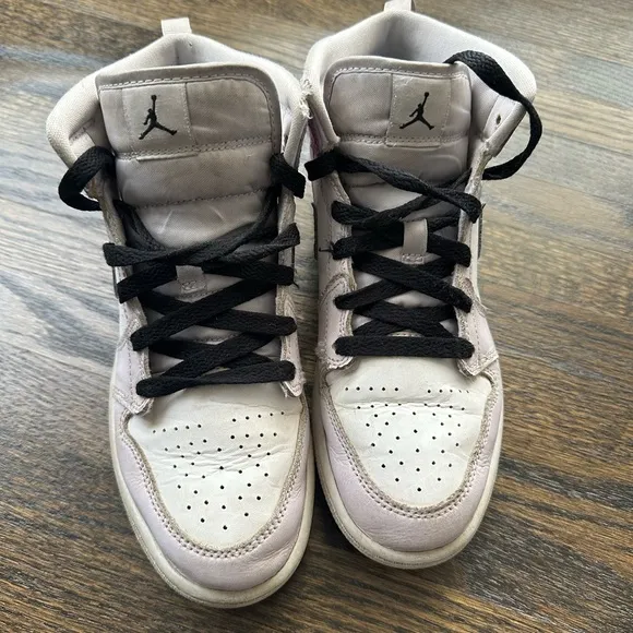 Nike Air Jordan 1 mid, size 3 youth