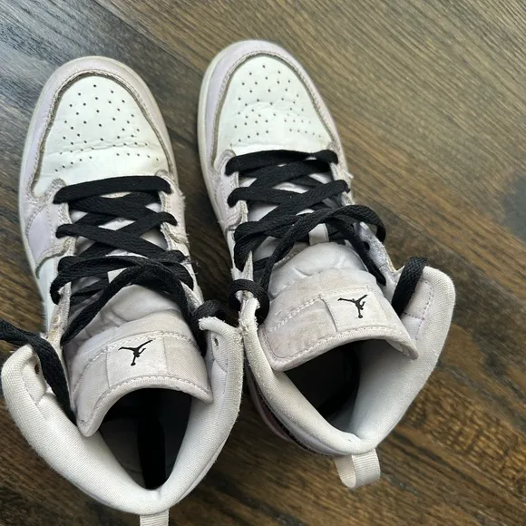 Nike Air Jordan 1 mid, size 3 youth