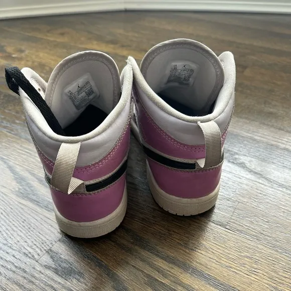 Nike Air Jordan 1 mid, size 3 youth