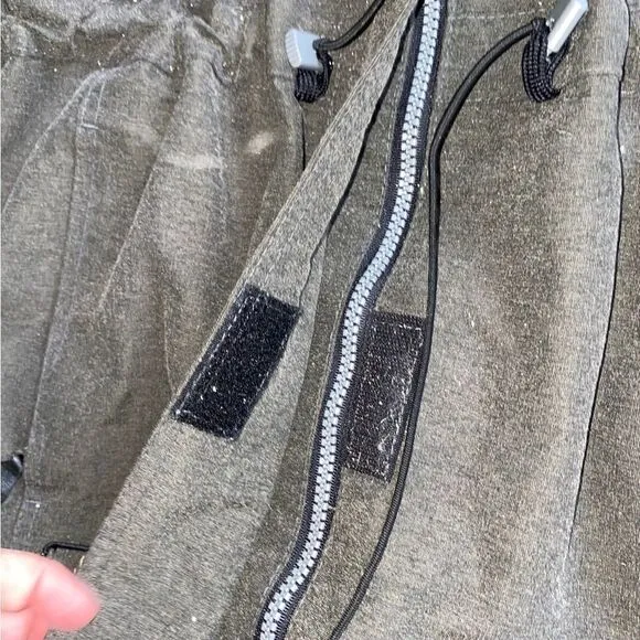 Roxy Snowboard jacket, tan/grey size M great condition zip Velcro closures hood