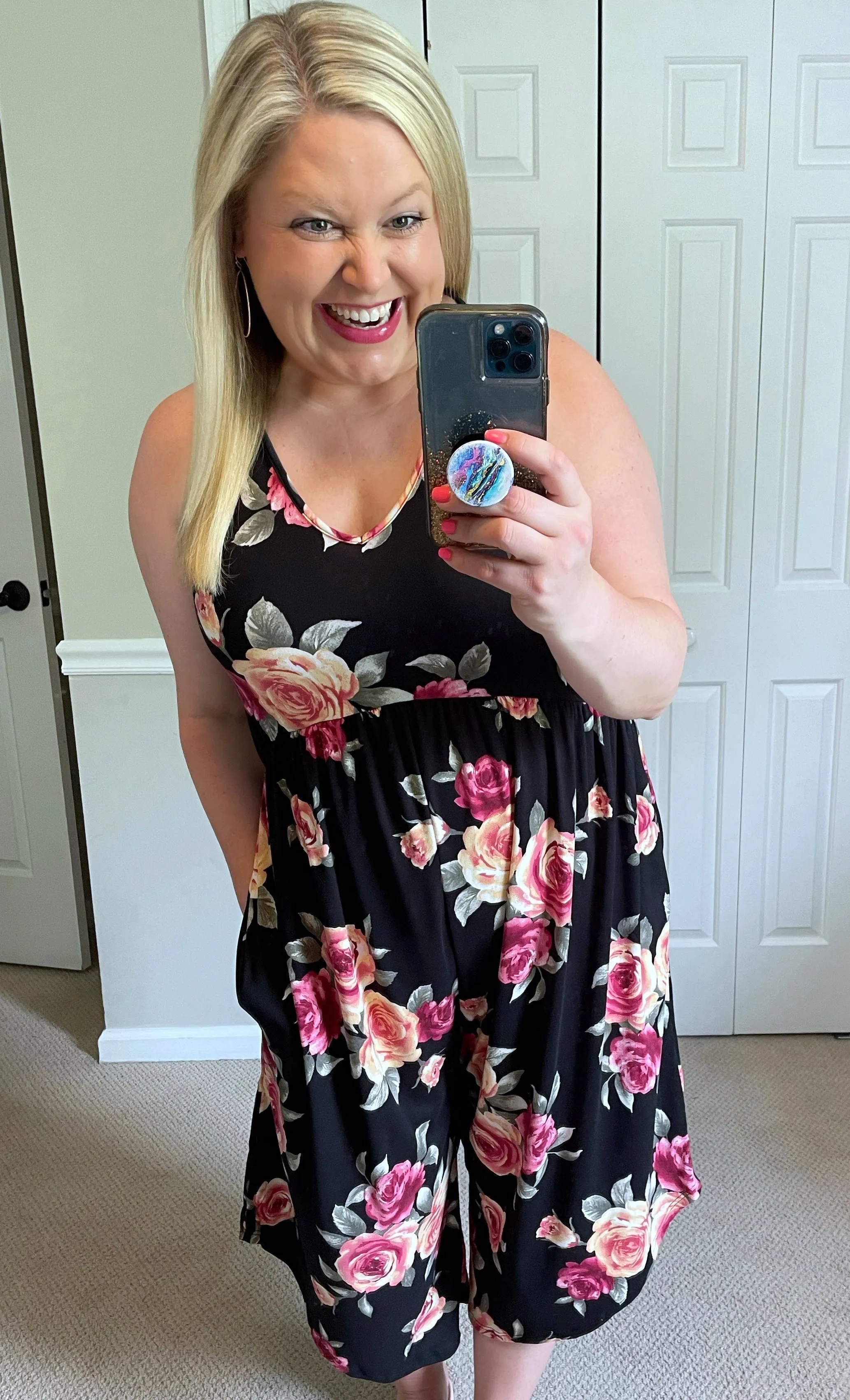 Sleeveless V-Neck Jumper in Black Floral
