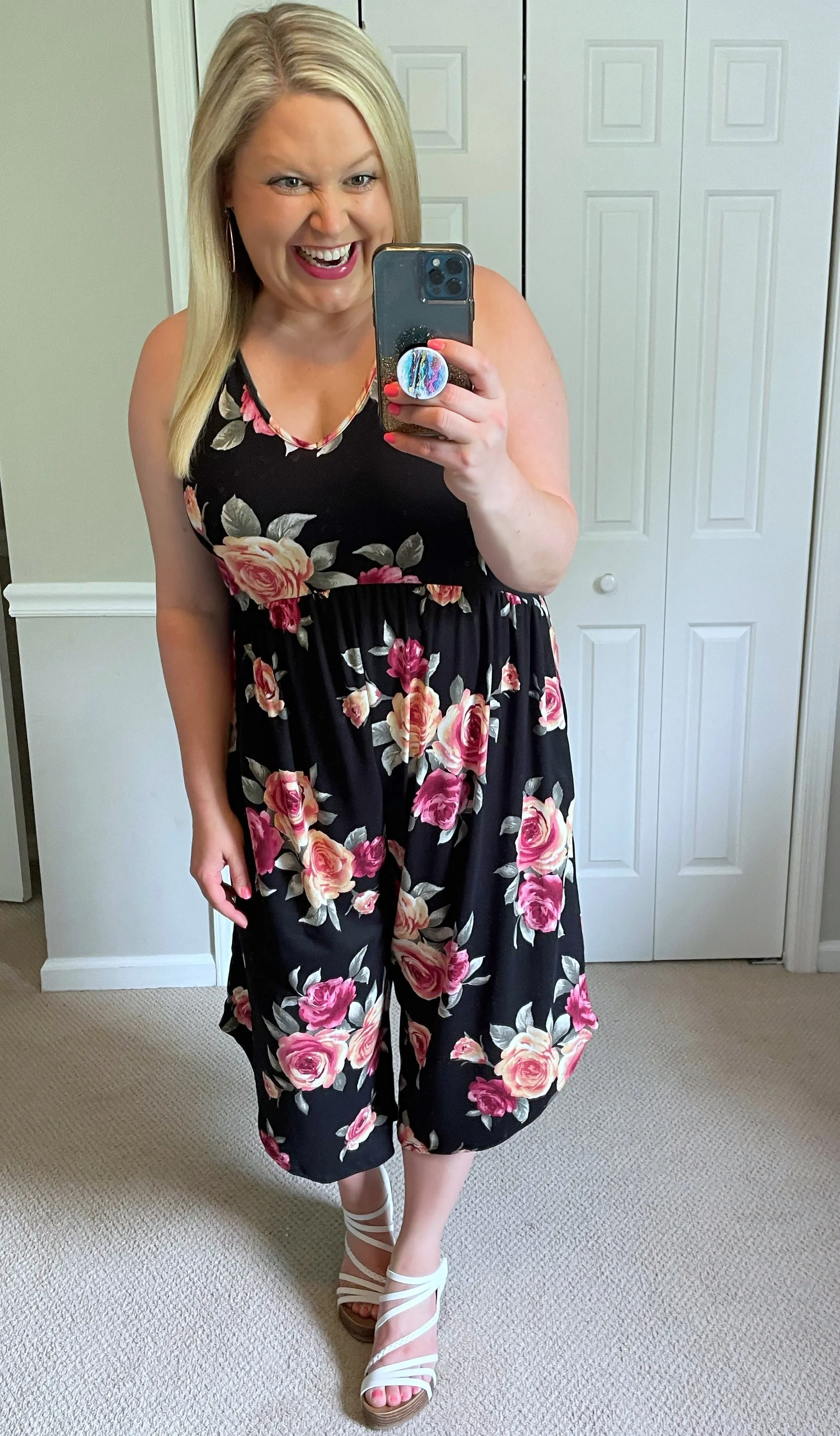 Sleeveless V-Neck Jumper in Black Floral