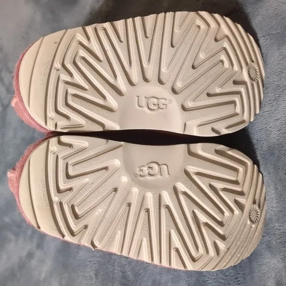UGG Classic Short II Glitter Pink Boots Kids Girls size 7