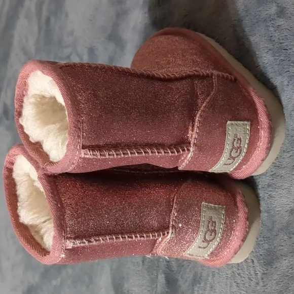 UGG Classic Short II Glitter Pink Boots Kids Girls size 7