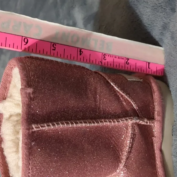 UGG Classic Short II Glitter Pink Boots Kids Girls size 7