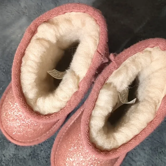 UGG Classic Short II Glitter Pink Boots Kids Girls size 7